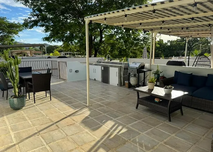 Tropical 2nd Floor With Rooftop Hébergement de vacances Coco