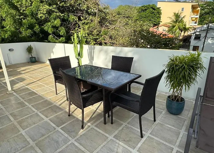 Hébergement de vacances Tropical 2nd Floor With Rooftop